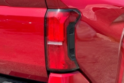 Toyota Tacoma 2WD SR5 Double Cab 5' Bed AT (Natl) 2026