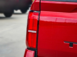 Toyota Tacoma 2WD SR5 Double Cab 5' Bed AT (Natl) 2026