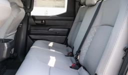 Toyota Tacoma 2WD SR5 Double Cab 5' Bed AT (Natl) 2026