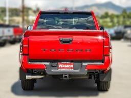 Toyota Tacoma 2WD SR5 Double Cab 5' Bed AT (Natl) 2026