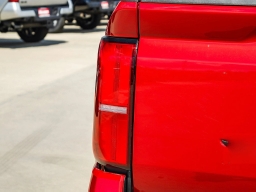 Toyota Tacoma 2WD SR5 Double Cab 5' Bed AT (Natl) 2026