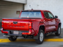 Toyota Tacoma 2WD SR5 Double Cab 5' Bed AT (Natl) 2026