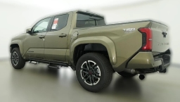 Toyota Tacoma 2WD TRD Sport Double Cab 5' Bed AT (Natl) 2026