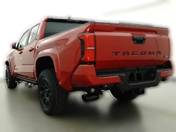 Toyota Tacoma 2WD SR5 Double Cab 5' Bed AT (Natl) 2026