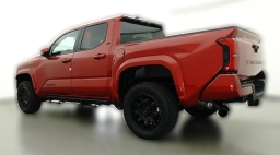 Toyota Tacoma 2WD SR5 Double Cab 5' Bed AT (Natl) 2026