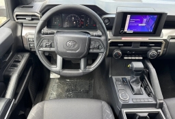 Toyota Tacoma 2WD SR5 Double Cab 5' Bed AT (Natl) 2026