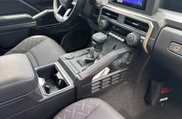 Toyota Tacoma 2WD SR5 Double Cab 5' Bed AT (Natl) 2026