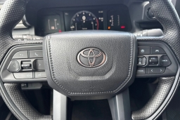 Toyota Tacoma 2WD SR5 Double Cab 5' Bed AT (Natl) 2026