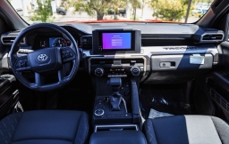 Toyota Tacoma 2WD SR5 Double Cab 6' Bed AT (Natl) 2026