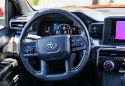 Toyota Tacoma 2WD SR5 Double Cab 6' Bed AT (Natl) 2026