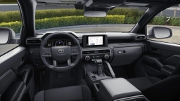 Toyota Tacoma 2WD SR Double Cab 5' Bed AT (GS) 2026