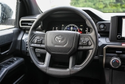 Toyota Tacoma 2WD SR Double Cab 5' Bed AT (Natl) 2026