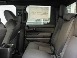 Toyota Tacoma 2WD SR Double Cab 5' Bed AT (Natl) 2026