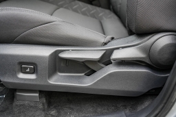 Toyota Tacoma 2WD SR Double Cab 5' Bed AT (Natl) 2026