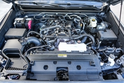 Toyota Tacoma 2WD SR Double Cab 5' Bed AT (Natl) 2026