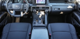 Toyota Tacoma 2WD SR Double Cab 5' Bed AT (Natl) 2026
