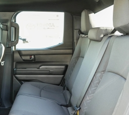 Toyota Tacoma 2WD SR Double Cab 5' Bed AT (Natl) 2026