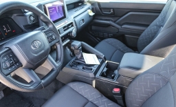 Toyota Tacoma 2WD SR Double Cab 5' Bed AT (Natl) 2026
