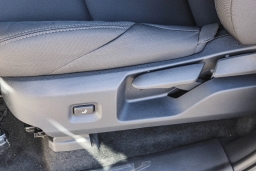 Toyota Tacoma 2WD SR Double Cab 5' Bed AT (Natl) 2026