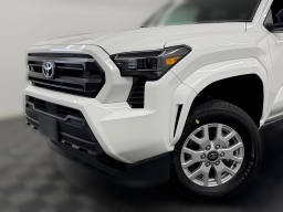 Toyota Tacoma 2WD SR Double Cab 5' Bed AT (Natl) 2026