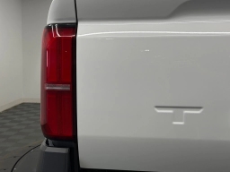 Toyota Tacoma 2WD SR Double Cab 5' Bed AT (Natl) 2026