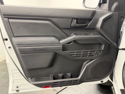 Toyota Tacoma 2WD SR Double Cab 5' Bed AT (Natl) 2026