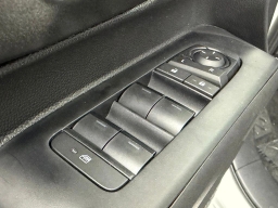 Toyota Tacoma 2WD SR Double Cab 5' Bed AT (Natl) 2026