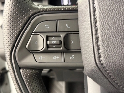 Toyota Tacoma 2WD SR Double Cab 5' Bed AT (Natl) 2026