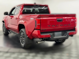 Toyota Tacoma 4WD TRD Sport Double Cab 5' Bed AT (Natl) 2026