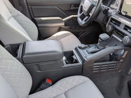 Toyota Tacoma 4WD SR5 Double Cab 6' Bed AT (GS) 2026