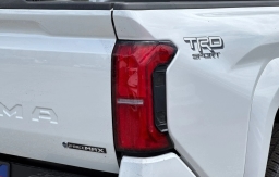 Toyota Tacoma 4WD TRD Sport Hybrid Double Cab 5' Bed AT (Natl) 2026