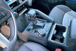 Toyota Tacoma 4WD TRD Off Road Hybrid Double Cab 5' Bed AT (Natl) 2026