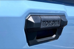 Toyota Tacoma 4WD TRD Off Road Hybrid Double Cab 5' Bed AT (Natl) 2026
