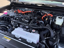 Toyota Tacoma 4WD Trailhunter Hybrid Double Cab 5' Bed AT (Natl) 2026
