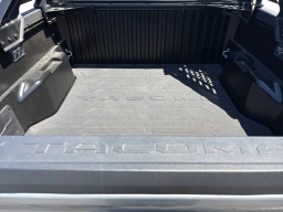Toyota Tacoma 4WD Trailhunter Hybrid Double Cab 5' Bed AT (Natl) 2026