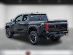 Toyota Tacoma 4WD TRD Off Road Hybrid Double Cab 5' Bed AT (Natl) 2026