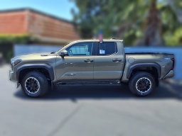Toyota Tacoma 4WD TRD Off Road Hybrid Double Cab 5' Bed AT (Natl) 2026