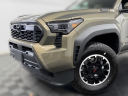 Toyota Tacoma 4WD TRD Off Road Hybrid Double Cab 5' Bed AT (Natl) 2026