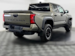 Toyota Tacoma 4WD TRD Off Road Hybrid Double Cab 5' Bed AT (Natl) 2026