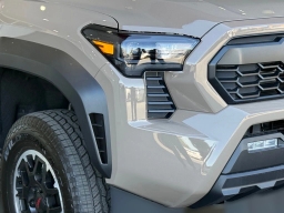 Toyota Tacoma 4WD TRD Off Road Hybrid Double Cab 5' Bed AT (Natl) 2026