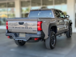 Toyota Tacoma 4WD TRD Off Road Hybrid Double Cab 5' Bed AT (Natl) 2026