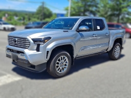Toyota Tacoma 4WD Limited Hybrid Double Cab 5' Bed AT (Natl) 2026