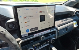 Toyota Tacoma 4WD Limited Hybrid Double Cab 5' Bed AT (Natl) 2026