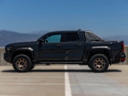 Toyota Tacoma 4WD Trailhunter Hybrid Double Cab 5' Bed AT (Natl) 2026