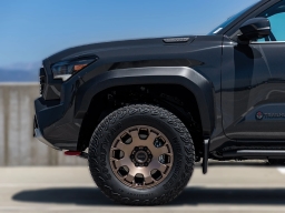 Toyota Tacoma 4WD Trailhunter Hybrid Double Cab 5' Bed AT (Natl) 2026