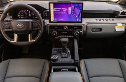 Toyota Tacoma 4WD Trailhunter Hybrid Double Cab 5' Bed AT (Natl) 2026