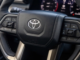 Toyota Tacoma 4WD Trailhunter Hybrid Double Cab 5' Bed AT (Natl) 2026