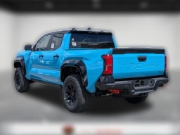 Toyota Tacoma 4WD TRD Pro Hybrid Double Cab 5' Bed AT (GS) 2026