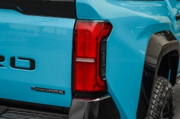 Toyota Tacoma 4WD TRD Pro Hybrid Double Cab 5' Bed AT (GS) 2026