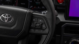 Toyota Tacoma 4WD TRD Pro Hybrid Double Cab 5' Bed AT (GS) 2026